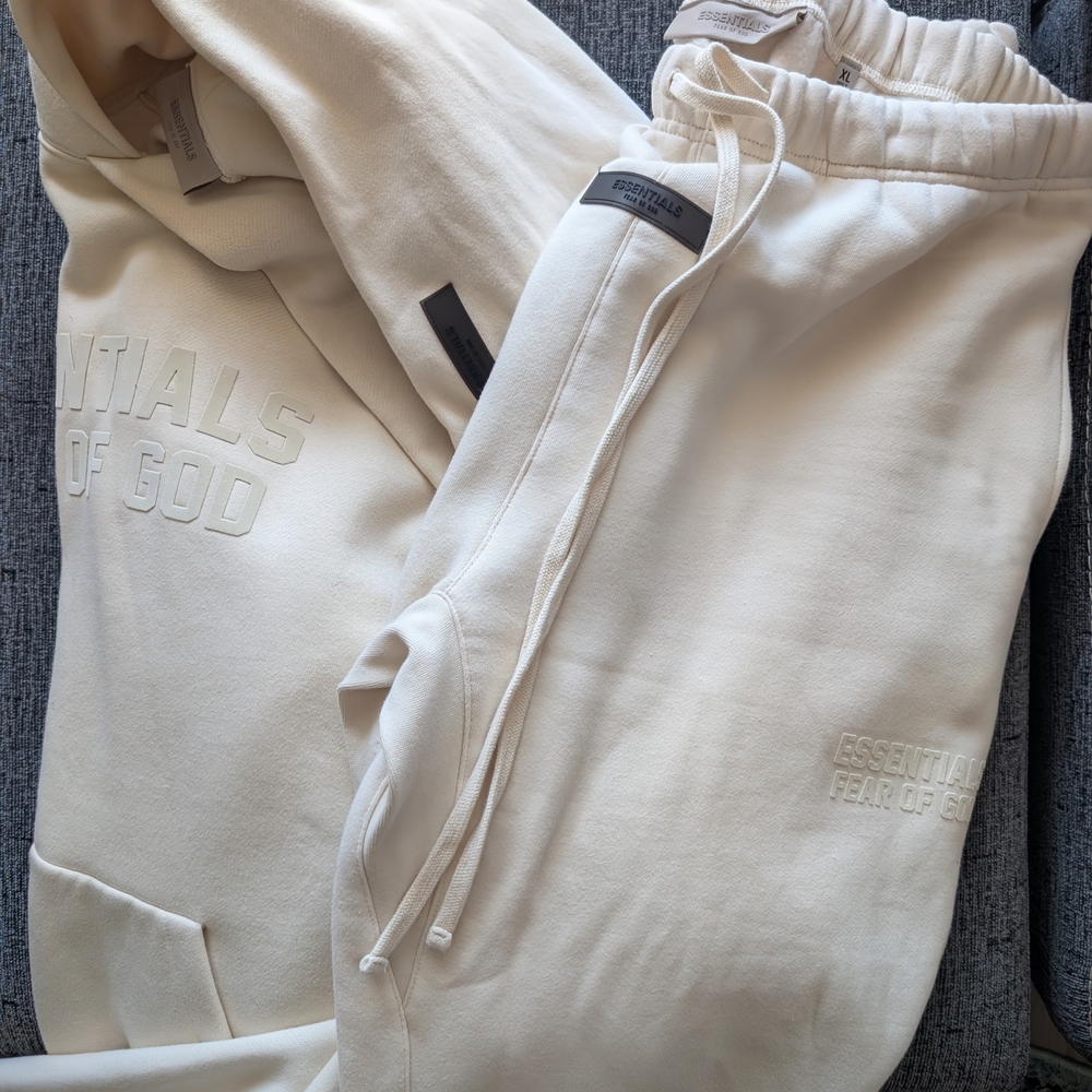 Essentials Fear Of Gof Eggshell Tracksuit - SIZE XL